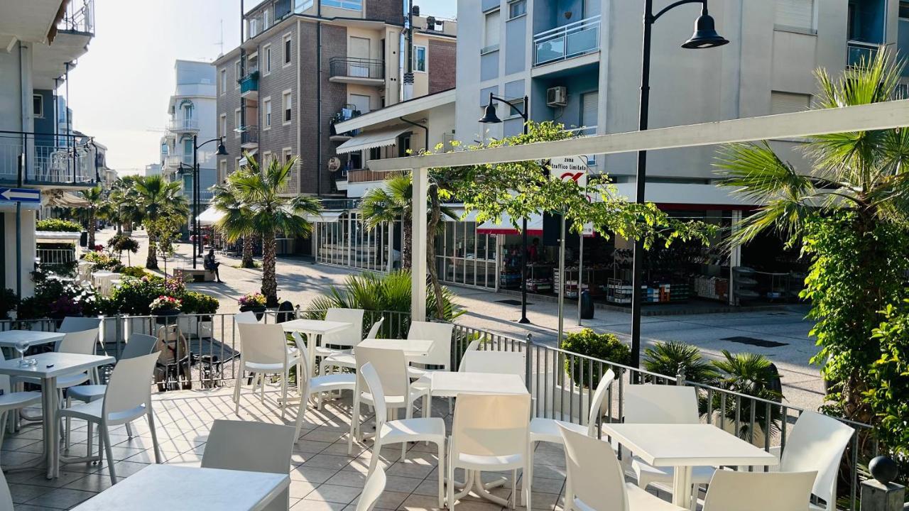 Hotel Sorriso Cattolica Exterior photo