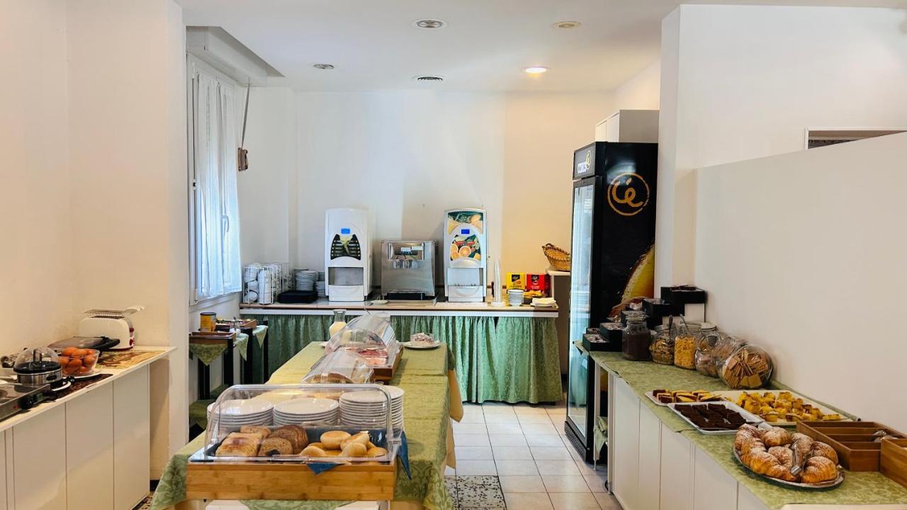 Hotel Sorriso Cattolica Exterior photo