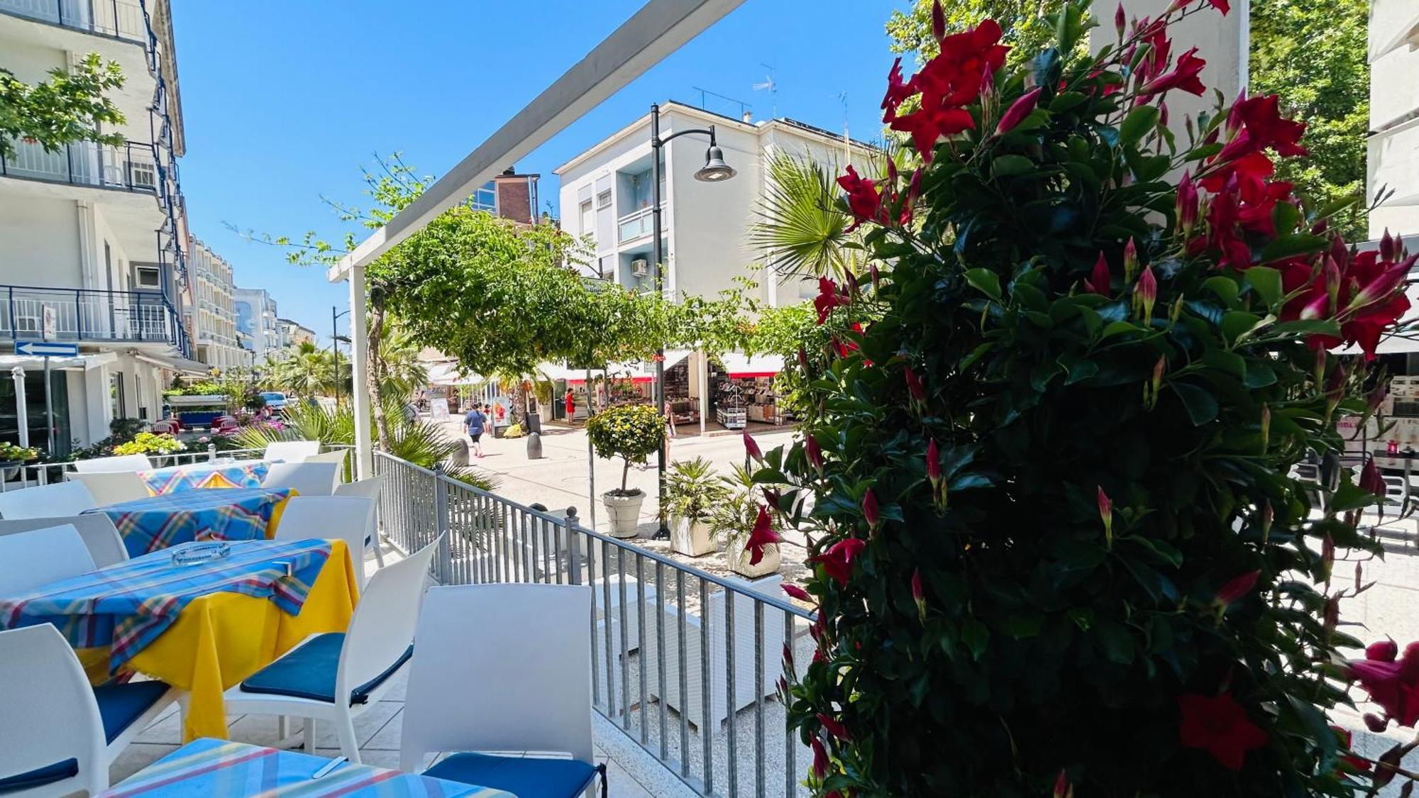 Hotel Sorriso Cattolica Exterior photo