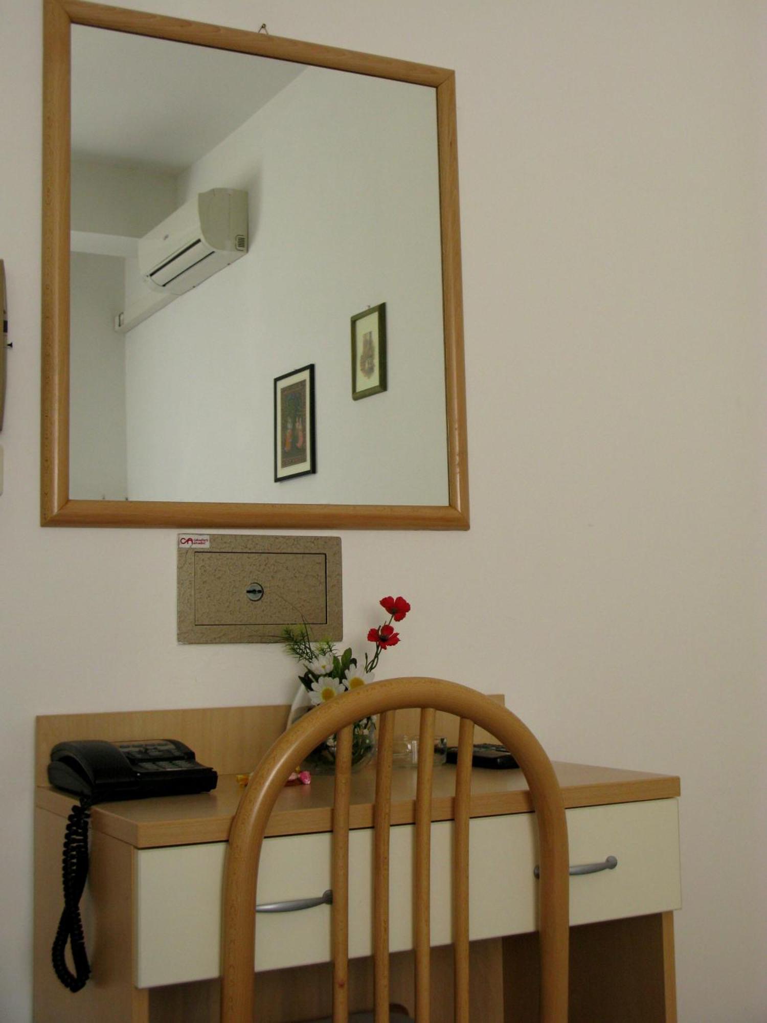 Hotel Sorriso Cattolica Exterior photo